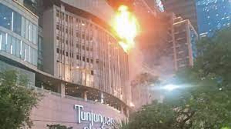 kebakaran tunjungan