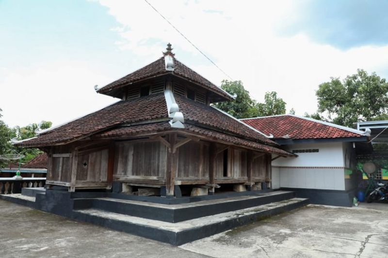 Masjid-Wonokerso-Wonogiri6-768x512