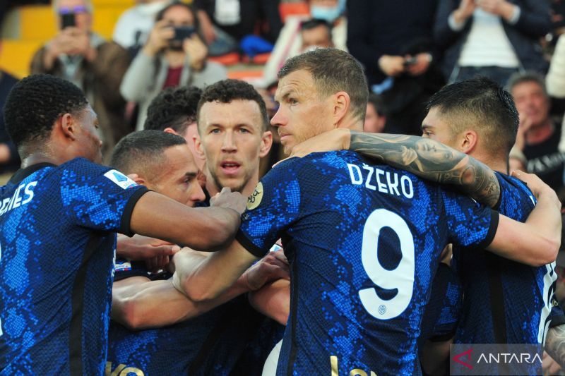 2022-04-15T173900Z_802444271_UP1EI4F1D0YMW_RTRMADP_3_SOCCER-ITALY-SPZ-INT-REPORT
