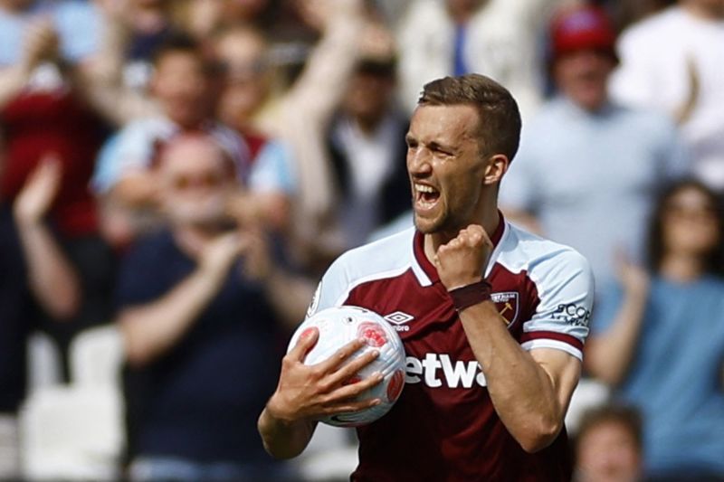 2022-04-17T145709Z_629607124_UP1EI4H15J69W_RTRMADP_3_SOCCER-ENGLAND-WHU-BUR-REPO