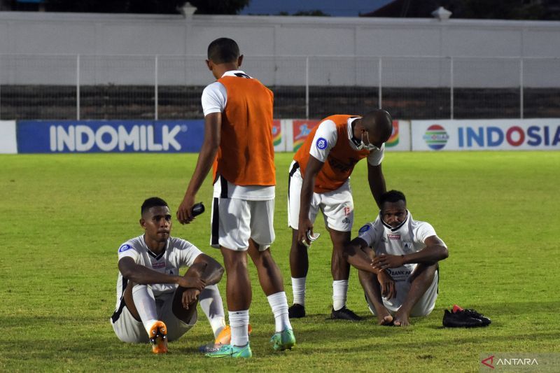 antarafoto-persipura-terdegradasi-liga-1-310322-nhw-2_1