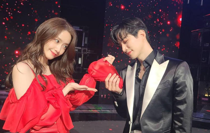 Yoona SNSD dan Junho 2PM Akan Membintangi Drama Rom-Com Bersama