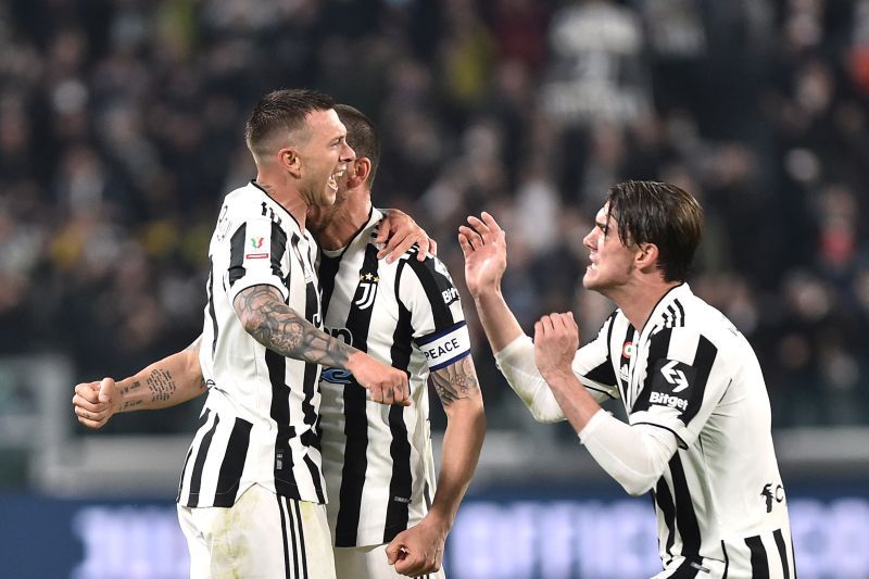 2022-04-20T203221Z_1792463032_UP1EI4K1L1VPC_RTRMADP_3_SOCCER-ITALY-JUV-FIO-REPOR