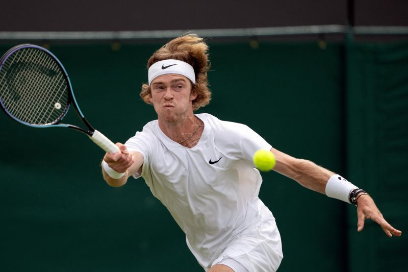 2022-04-20T095151Z_2097264315_RC2DEO9M22XM_RTRMADP_3_UKRAINE-CRISIS-TENNIS-WIMBL