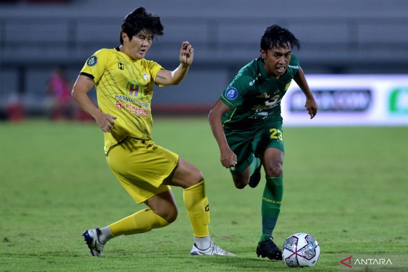 antarafoto-barito-putera-lawan-persebaya-surabaya-140322-fik-1