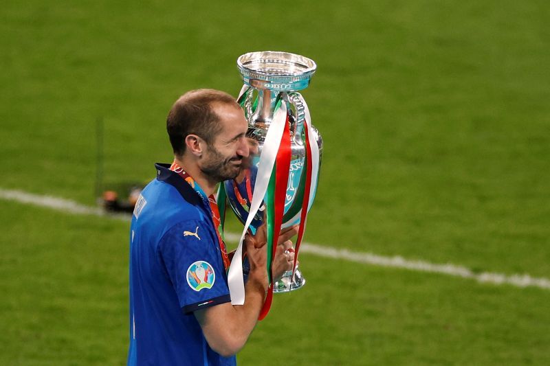 2022-04-25T222600Z_1125953277_RC2LUT97CT1E_RTRMADP_3_SOCCER-ITALY-CHIELLINI