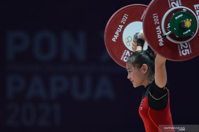 antarafoto-angkat-besi-kelas-49-kg-putri-pon-papua-06102021-fzn-6 (1)