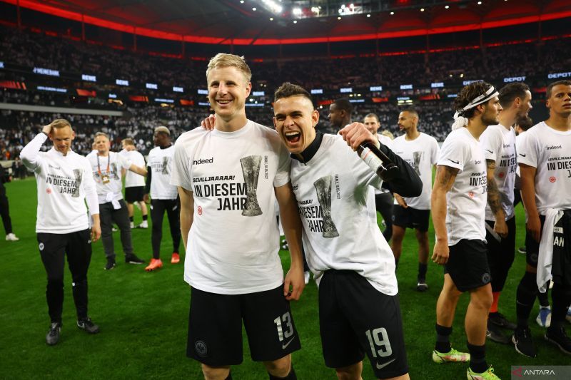2022-05-05T213135Z_1746888062_UP1EI551NSK4C_RTRMADP_3_SOCCER-EUROPA-SGE-WHU-REPO