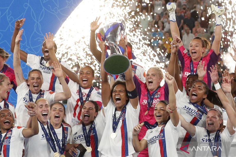 2022-05-21T191912Z_103178556_UP1EI5L1HNY7B_RTRMADP_3_SOCCER-CHAMPIONS-FCB-LYO-RE