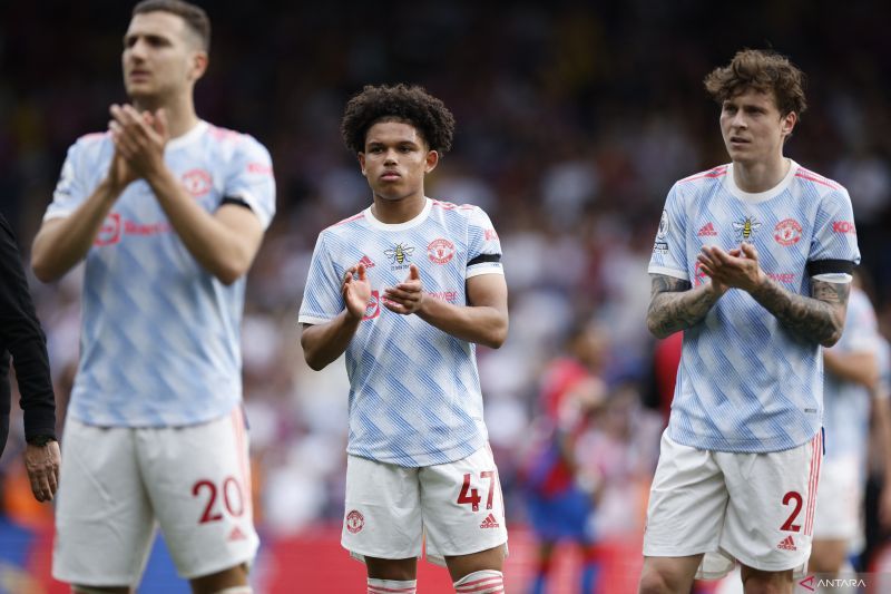 2022-05-22T170619Z_214909189_UP1EI5M1BIIC3_RTRMADP_3_SOCCER-ENGLAND-CRY-MUN-REPO