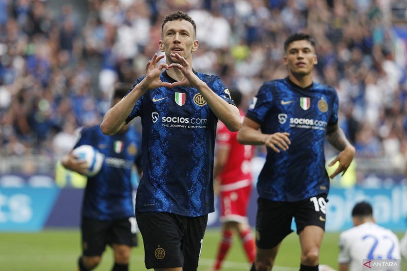 2022-05-22T172544Z_1535716983_UP1EI5M1CEVGZ_RTRMADP_3_SOCCER-ITALY-INT-SAM-REPOR