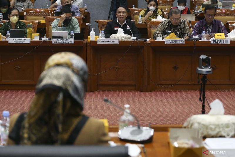 antarafoto-rapat-kerja-menparekraf-dan-menpora-dengan-komisi-x-100622-riv-5
