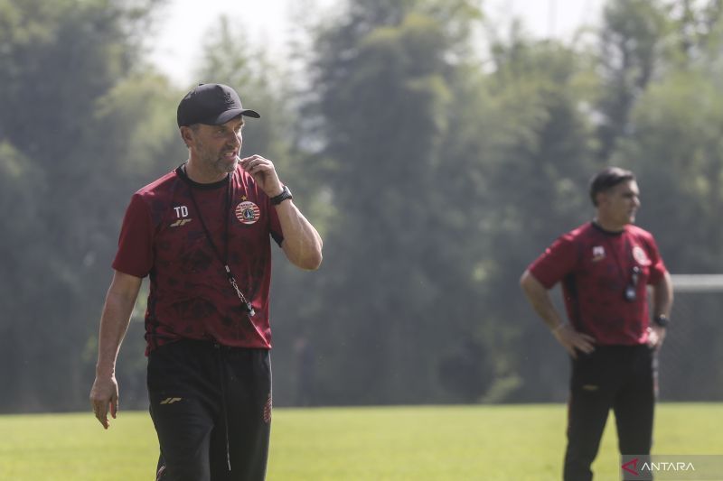 antarafoto-persija-latihan-dengan-pelatih-baru-25052022-ada-1 (1)