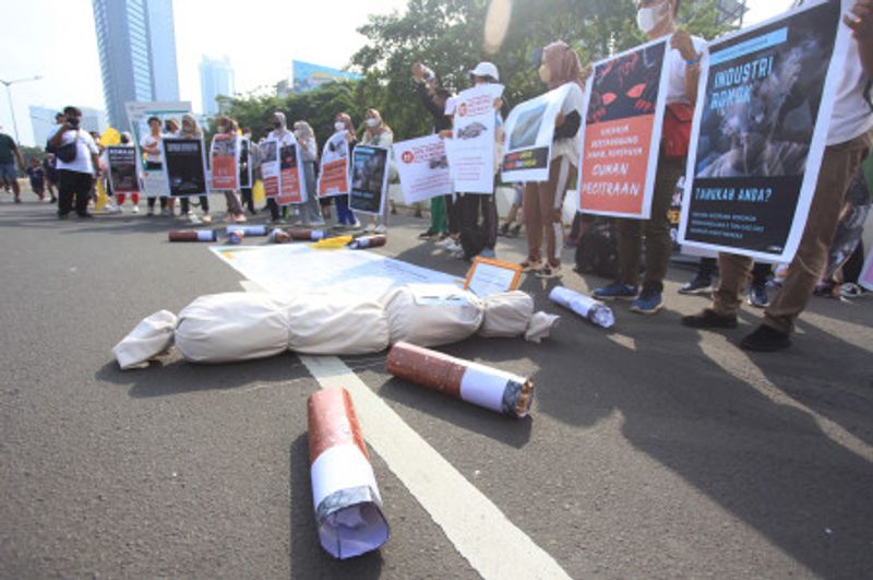 AKSI PENGEMBALIAN PUNTUNG ROKOK PADA PRODUSEN (2)