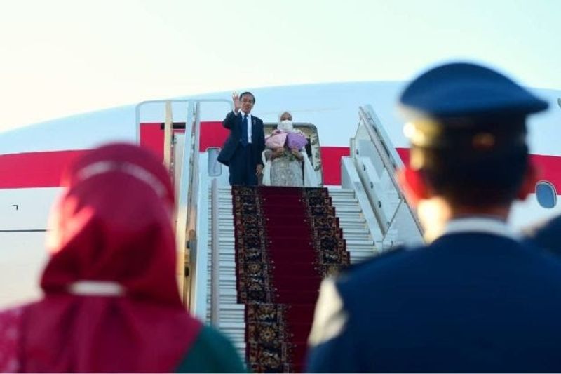 presiden-jokowi-bertolak-ke-abu-dhabi-usai-bertemu-putin-di-moskow-wik