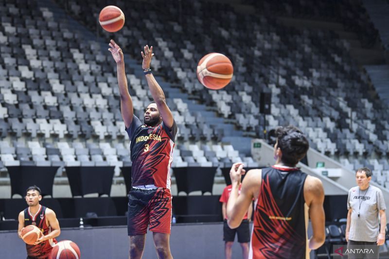 antarafoto-latihan-timnas-basket-indonesia-29062022-mrh-13 (1)
