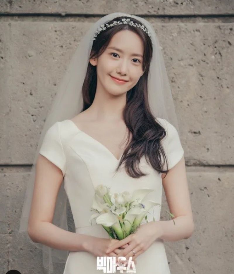 Cantiknya YoonA SNSD Jadi Pengantin Dalam Drama 'Big Mouth' 