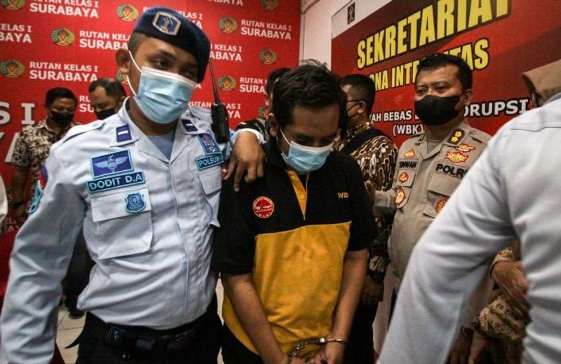 tersangka pencabulan bechi