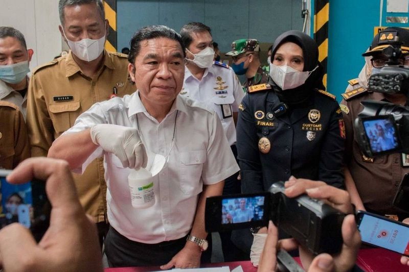 bea-cukai-soekarno-hatta-mengawal-kedatangan-vaksin-penyakit-hxnp