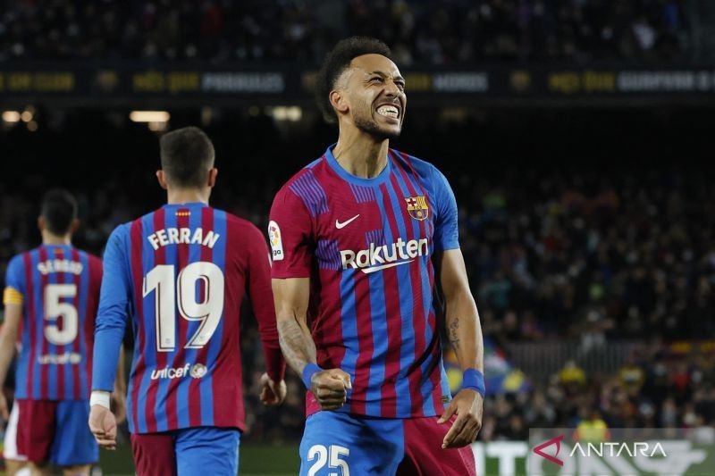 barcelona menang