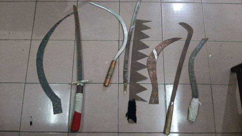 senjata tajam