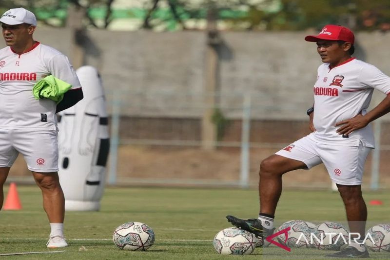 MADURA-UNITED-LATIHAN1