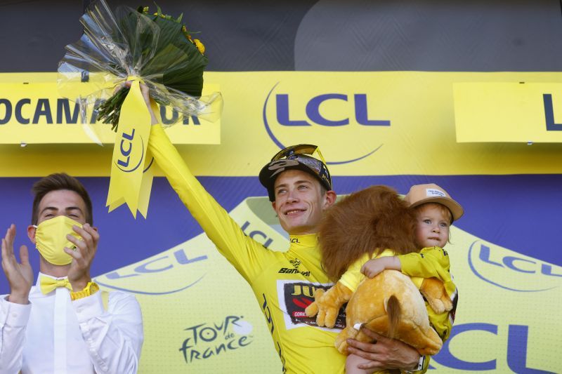 2022-07-23T161245Z_495597063_UP1EI7N191841_RTRMADP_3_CYCLING-FRANCE