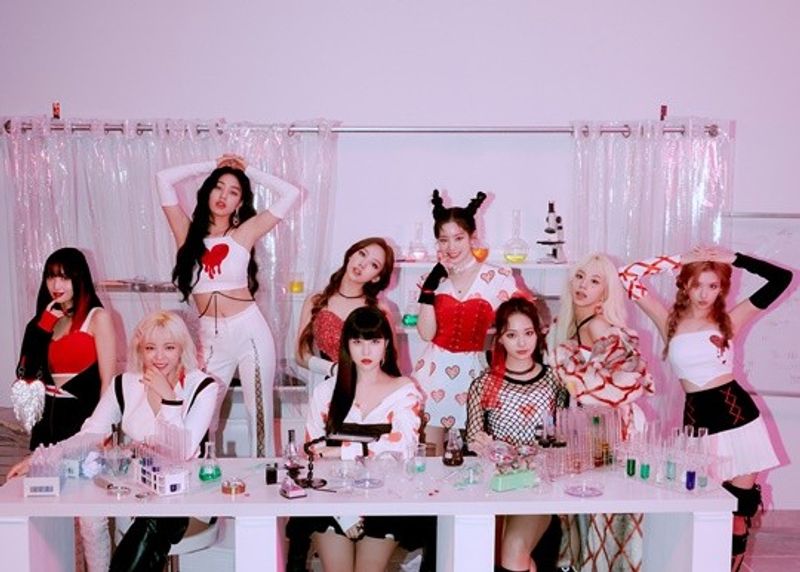 TWICE Rilis Album Baru Setelah Pembaruan Kontrak 'Talk That Talk'