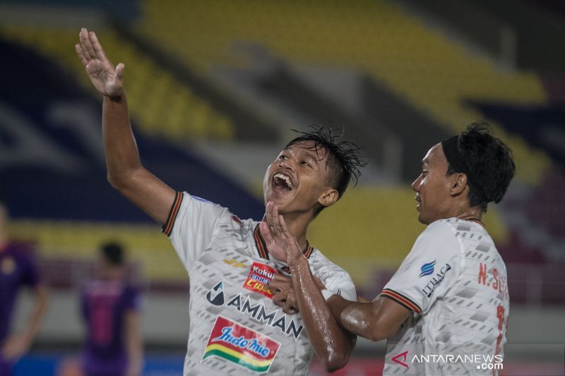 antarafoto-liga-1-persija-melawan-persik-301021-yud-6