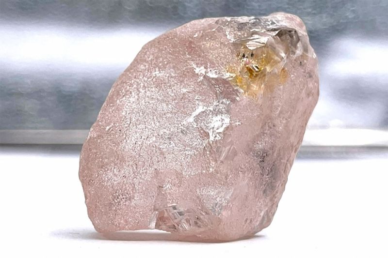 Diamond Warna Pink 170 Karat Terbesar Ditemukan Setelah 300 Tahun