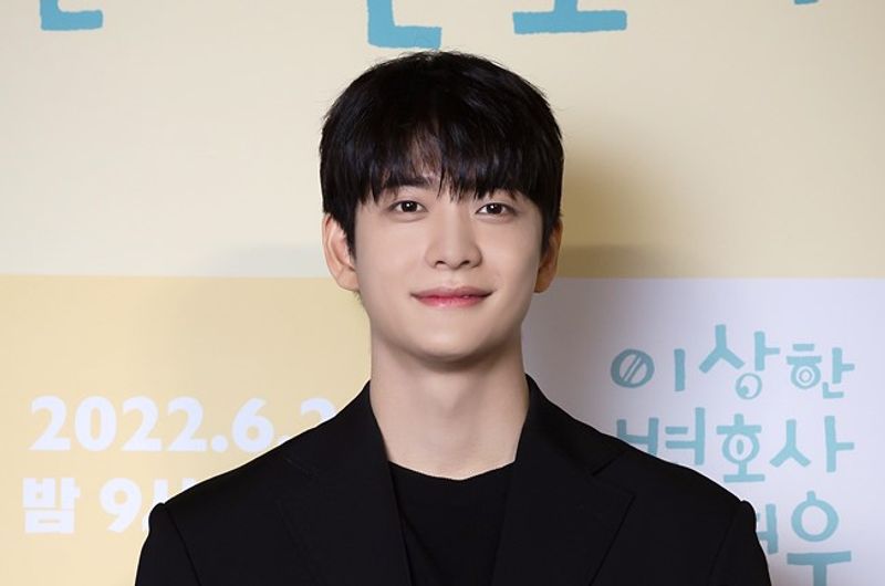 Kang Tae-oh 'Kim Jun-ho' Berangkat Wamil Setelah Gaet Popularitas