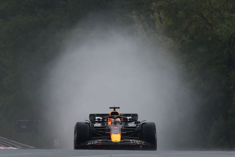 2022-07-30T115034Z_1688779218_UP1EI7U0WW8B3_RTRMADP_3_MOTOR-F1-HUNGARY