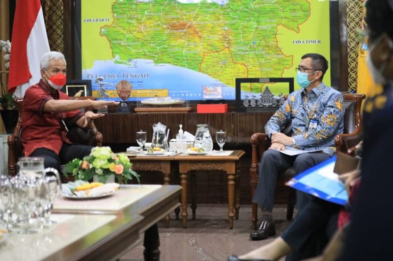 Terima-Kepala-Perwakilan-Bank-Indonesia-Jateng2-768x511