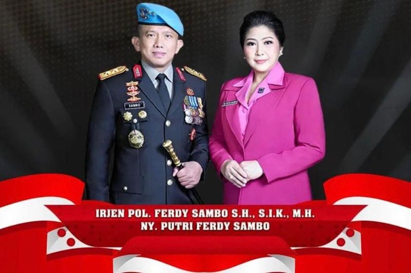 kadiv-propam-polri-irjen-ferdy-sambo-bersama-istrinya-putri-4jge