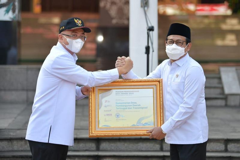 Menteri_Desa_PDTT_8-8-2022
