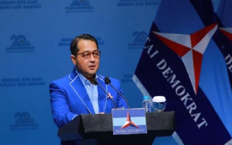 demokrat teuku riefky harsya