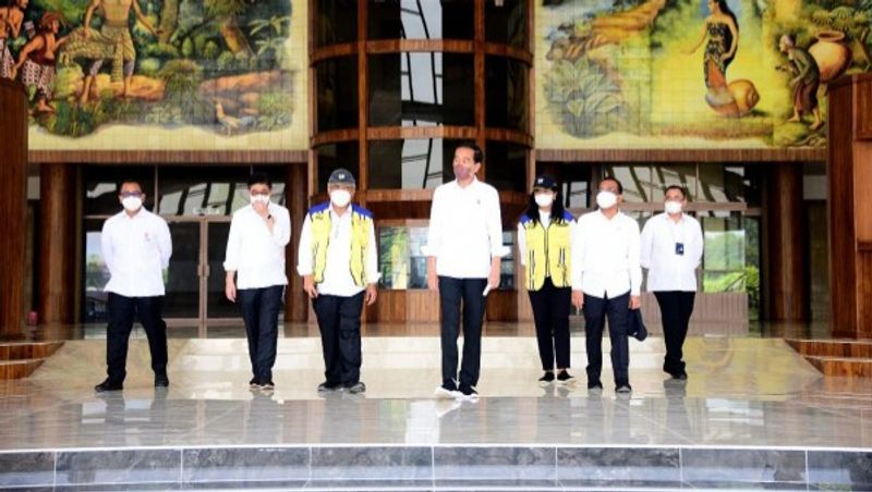 dampingi-presiden-jokowi-menteri-basuki-renovasi-tmii-capai-98-persen-berkonsep-