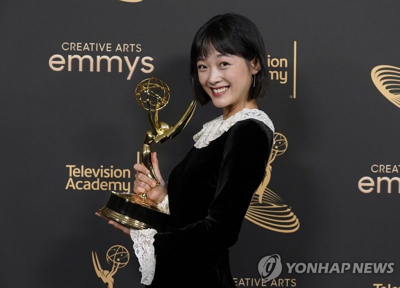 Lee Yumi 'Squid Game' Jadi Orang Asia Pertama yang Menangkan Emmy Award