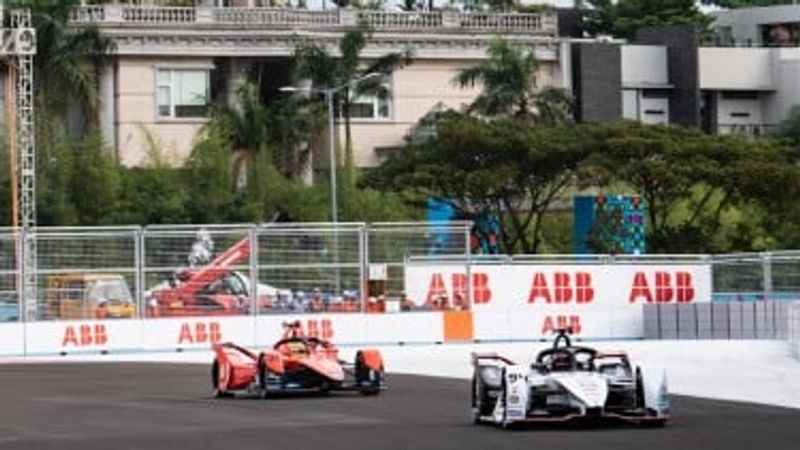 629ad1cd94919-balap-formula-e-jakarta_375_211