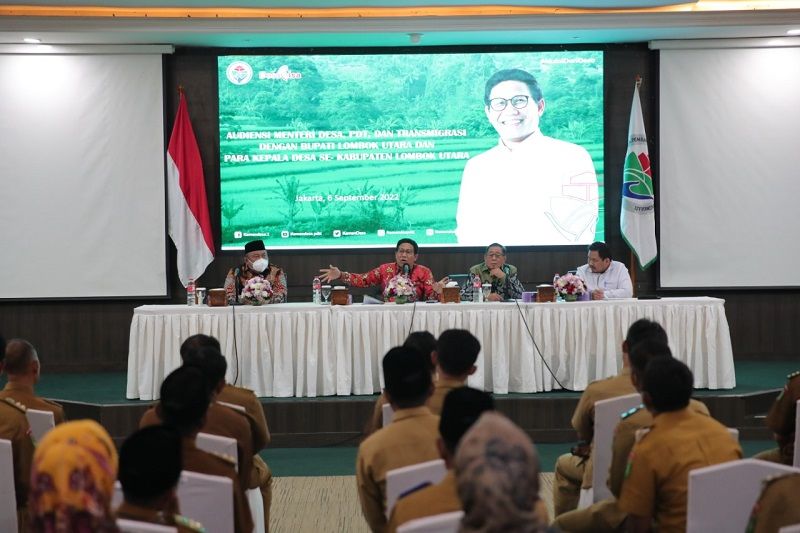 Mendes_PDTT_Abdul_Halim_Iskandar_bertemu_Kades_se-Lombok_Utara