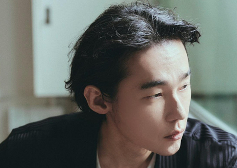 Aktor dan Penulis Heo Ji-woong Bahas 'Pembebasan Wajib Militer', Sindir BTS?