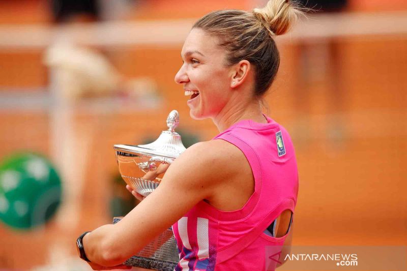 2020-09-21T133908Z_182878342_RC213J91CYZK_RTRMADP_3_TENNIS-ROME