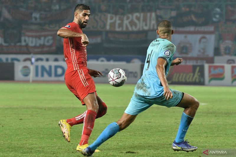 antarafoto-persija-jakarta-melawan-madura-united-fc-170922-fm-1
