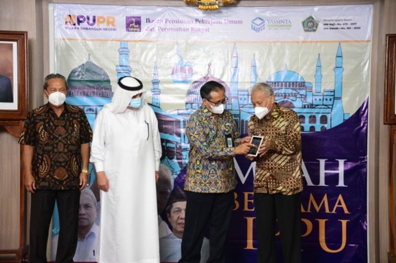 pererat-silaturahim-ikatan-pensiunan-kementerian-pupr-luncurkan-program-umroh-be