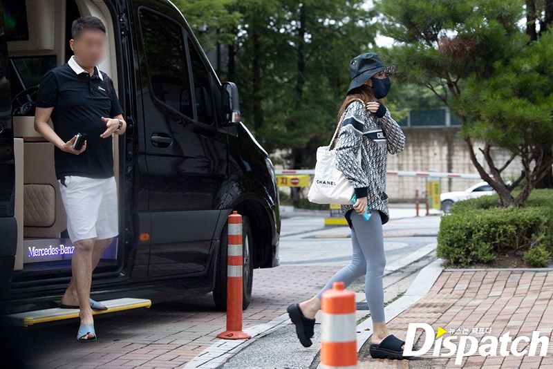 Bukan Park Seojoon, Park Minyoung Tertangkap Dispatch Pacari Seorang Bos