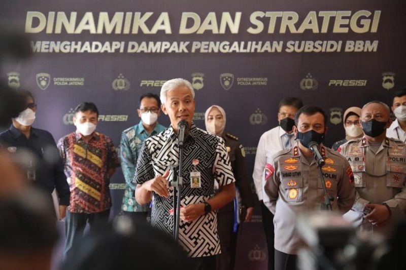 Diskusi-Panel-Strategi-Hadapi-Dampak-Pengalihan-Subsidi-BBM6-768x512