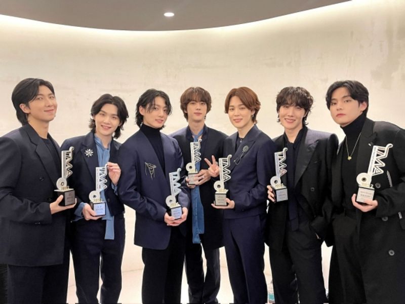 BTS Sapu Bersih 7 Penghargaan di The Fact Music Award