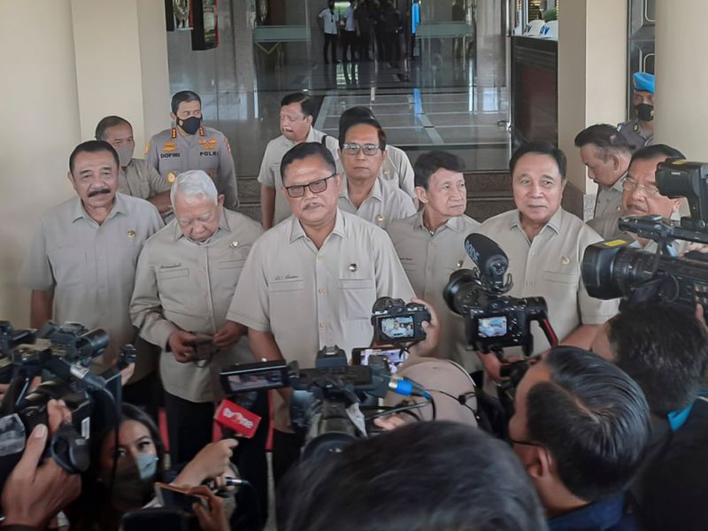 antarafoto-tujuh-mantan-kapolri-kunjungi-mabes-polri-27102022-ho-mrh-1