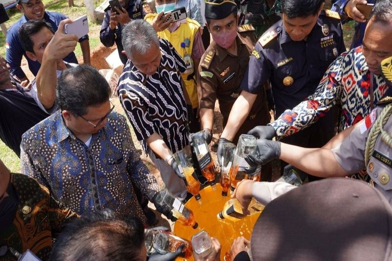 bea-cukai-gelar-pemusnahan-barang-milik-negara-bmn-eks-penin-ukh4