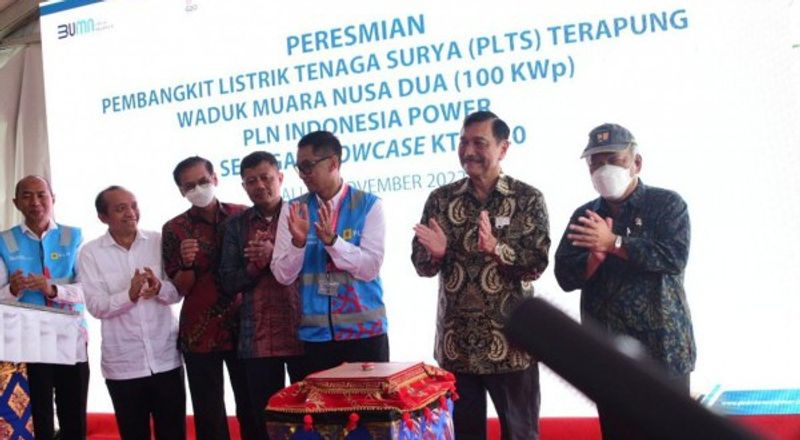 transisi-energi-hijau-menteri-basuki-dampingi-menko-luhut-resmikan-plts-waduk-mu